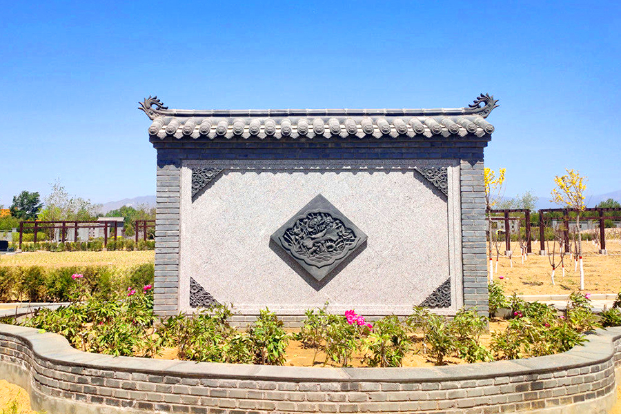 陵园一侧